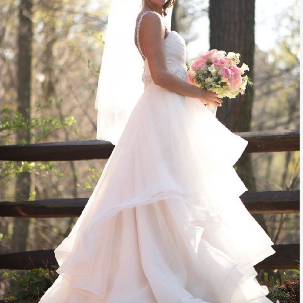 Beautiful Wedding Dress size Small - US4-6